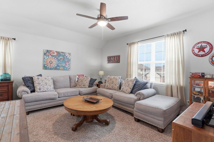 Furnished interior view inside a new home in Hunter's Creek, Huntsville (Image 27).