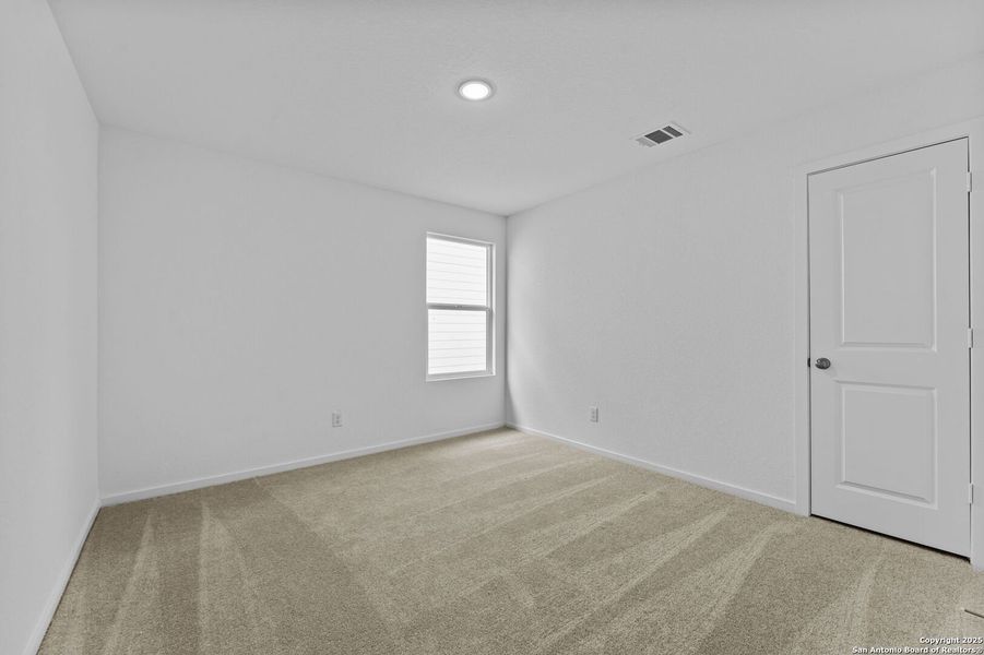 Spacious, unfurnished interior of a new home in Lodi Grove, Floresville (Image 21). Spacious, unfurnished interior of a new home in Lodi Grove, Floresville (Image 21).