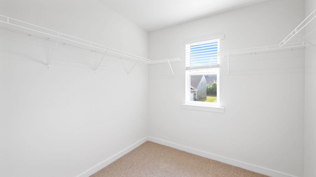 Spacious, unfurnished interior of a new home in The Cove at Thrasher Landing, Hixson (Image 27).