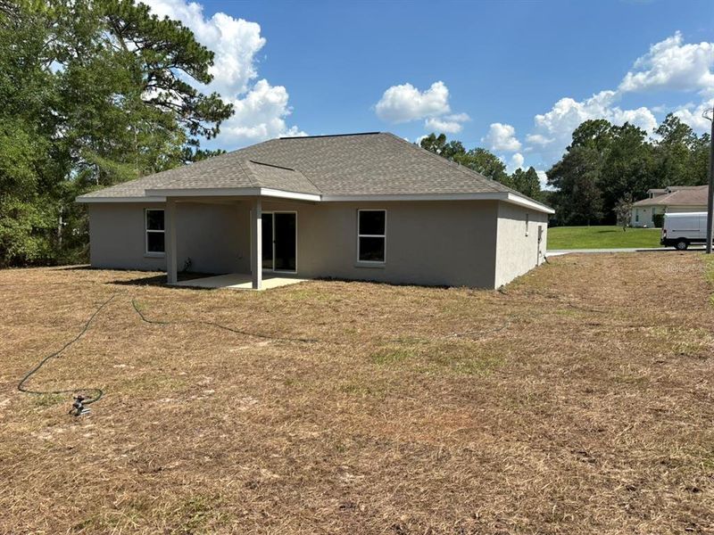 Exterior details and patio area of a home in , Dunnellon (Image 17).