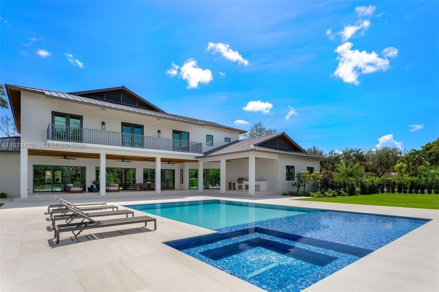 Community amenities in , Miami (Image 35).