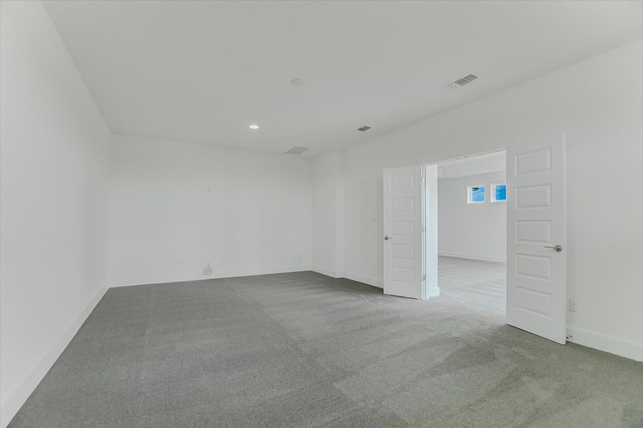 Representative unfurnished interior of a home built from the Vanderpool II by Giddens Homes in Whispering Wind, Bertram (Image 78).