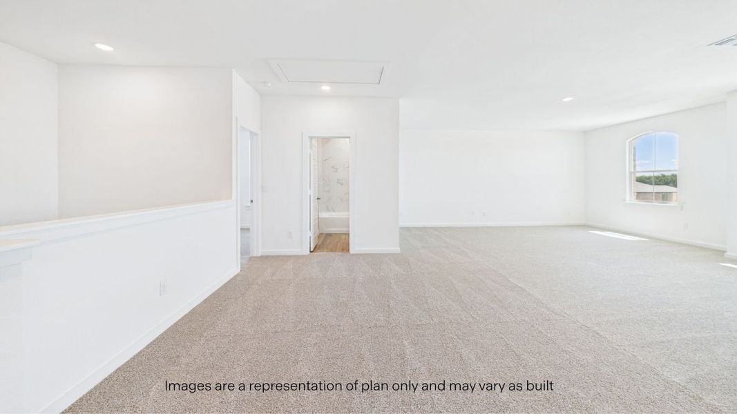 Spacious, unfurnished interior of a new home in Westmont, Lubbock (Image 37).