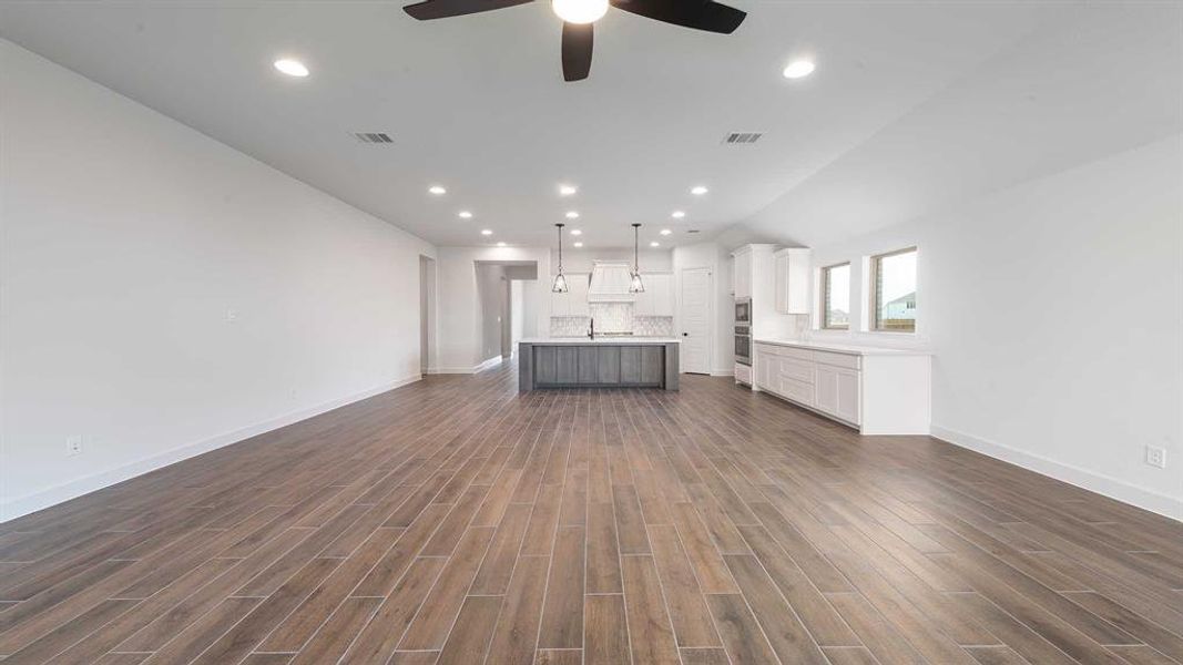 Spacious, unfurnished interior of a new home in Hillstead 50', Lavon (Image 20).