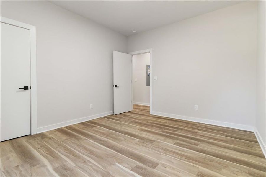 Spacious, unfurnished interior of a new home in , Atlanta (Image 18).