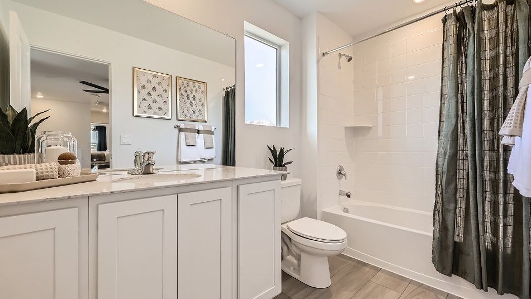 2505 Fir Bath2 F2 F1