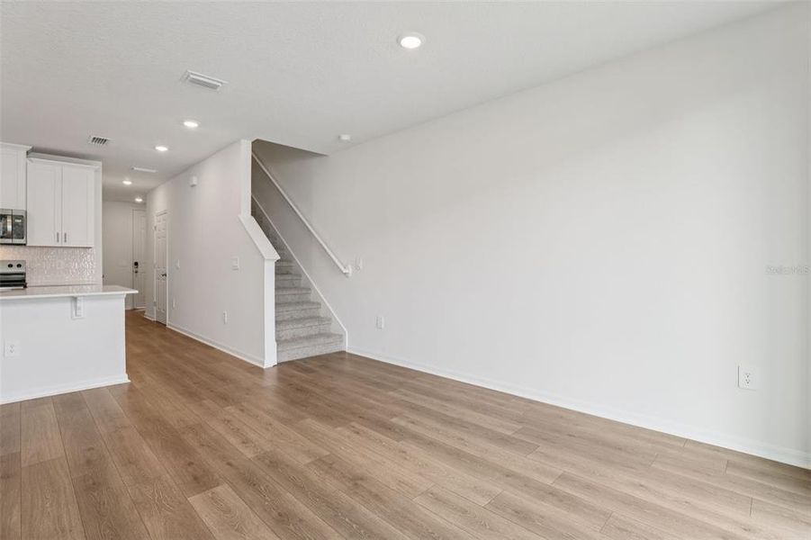 Spacious, unfurnished interior of a new home in Cagan Crossings West, Clermont (Image 19).