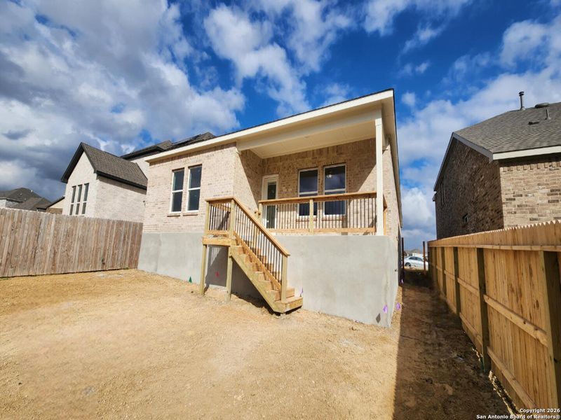 Exterior details and patio area of a home in Arcadia Ridge, San Antonio (Image 18).