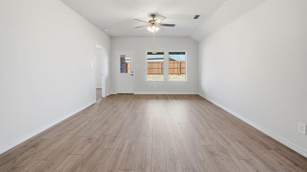 Spacious, unfurnished interior of a new home in The Woods at Lindsey Place, Anna (Image 20).