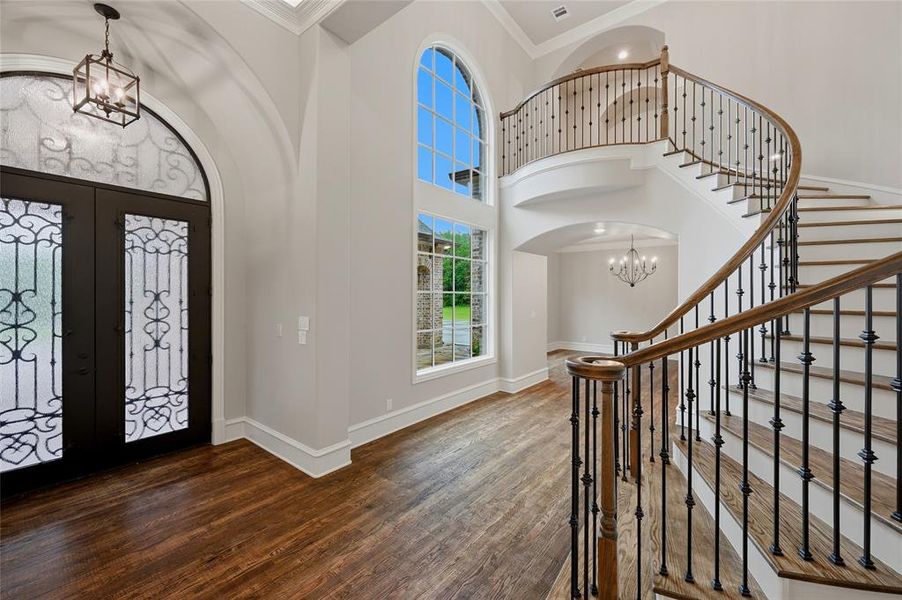 Spacious, unfurnished interior of a new home in , Sherman (Image 27).