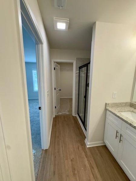 Spacious, unfurnished interior of a new home in Medlock Park, Austell (Image 23).