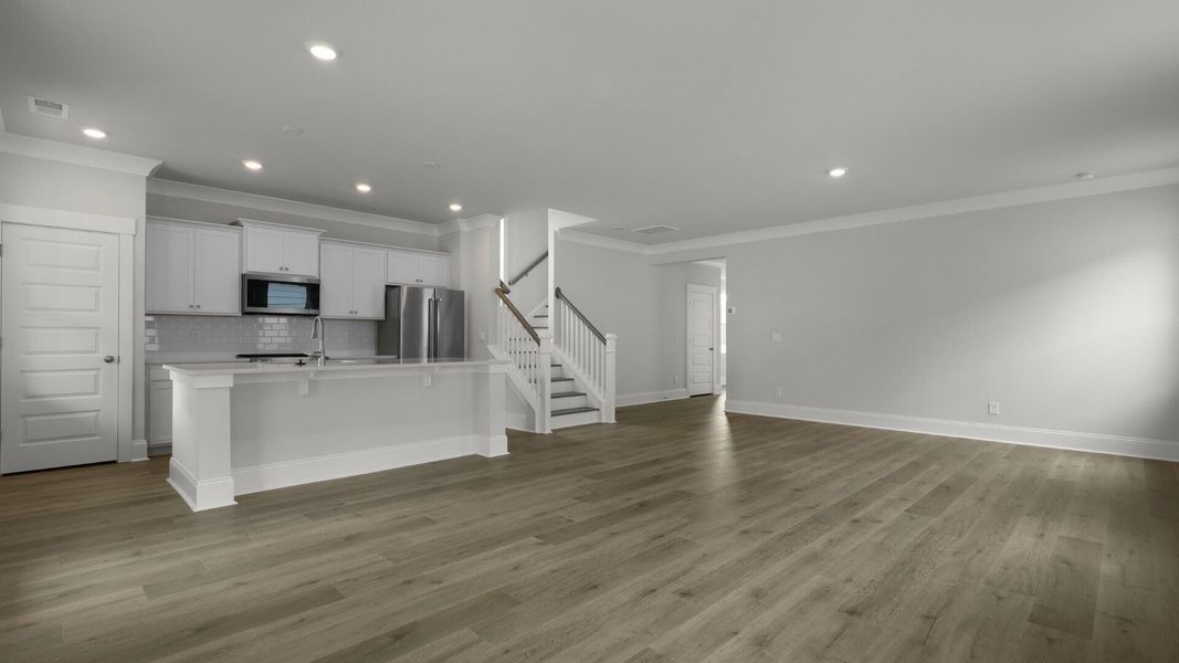 Spacious, unfurnished interior of a new home in Sheep Island, Summerville (Image 21).