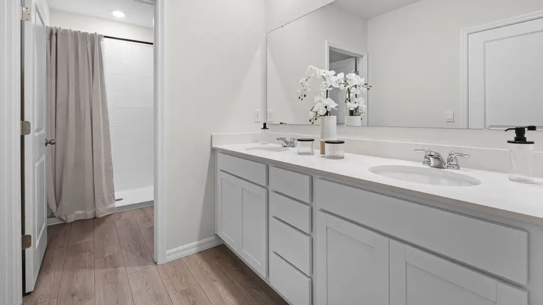 Furnished interior view inside a new home in Towns at Summit, Deland (Image 12).
