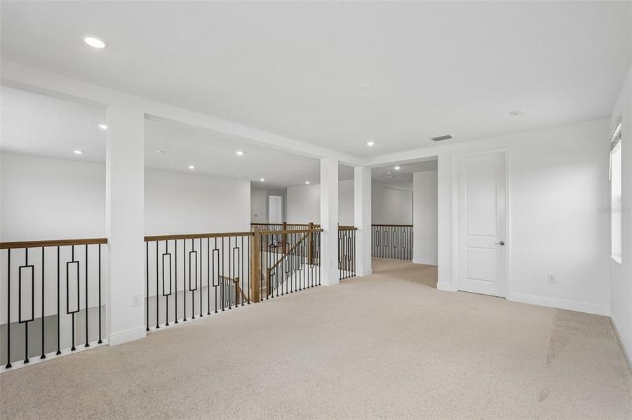 Spacious, unfurnished interior of a new home in Hawkstone, Sarasota (Image 29).