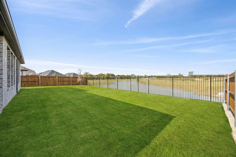 Exterior details and patio area of a home in Elevon, Lavon (Image 3).