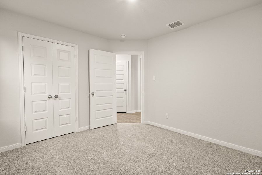 Spacious, unfurnished interior of a new home in Swenson Heights, Seguin (Image 27).