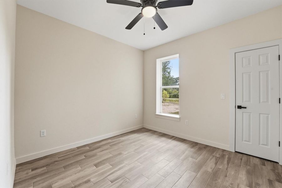 Spacious, unfurnished interior of a new home in , Conroe (Image 22).