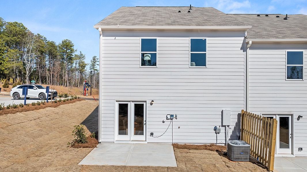 Representative exterior details of a home built from the Sudbury by D.R. Horton in Pointe Park, Union City (Image 2).