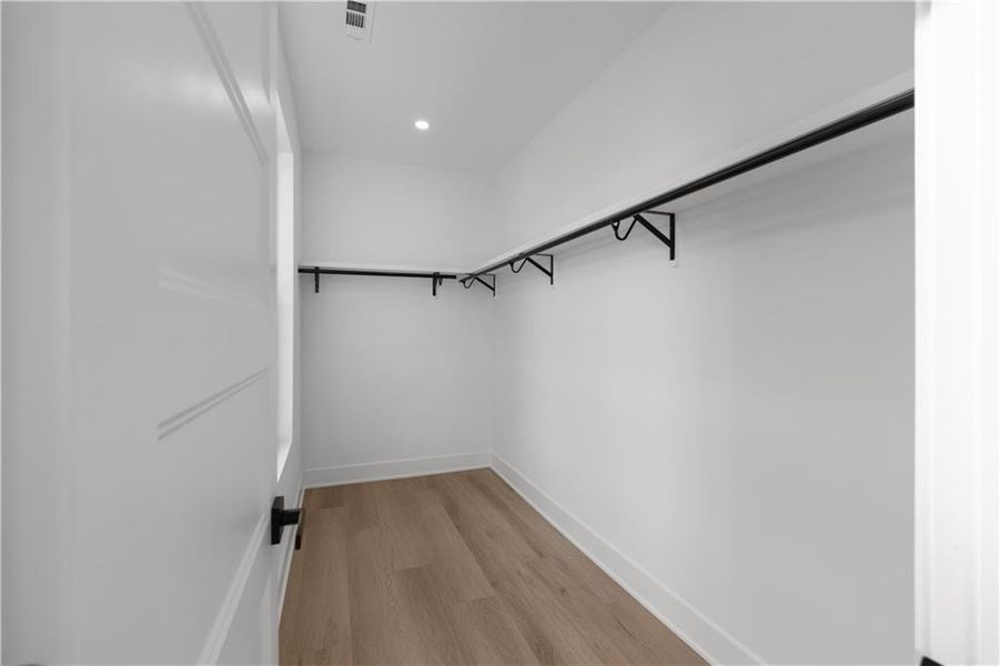 Spacious, unfurnished interior of a new home in , Atlanta (Image 29).