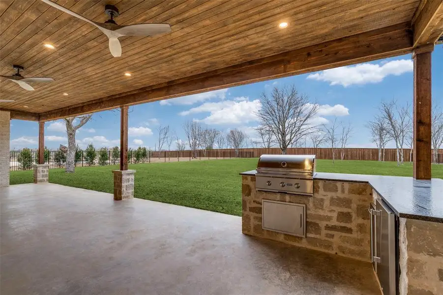 Exterior details and patio area of a home in , Denton (Image 3).