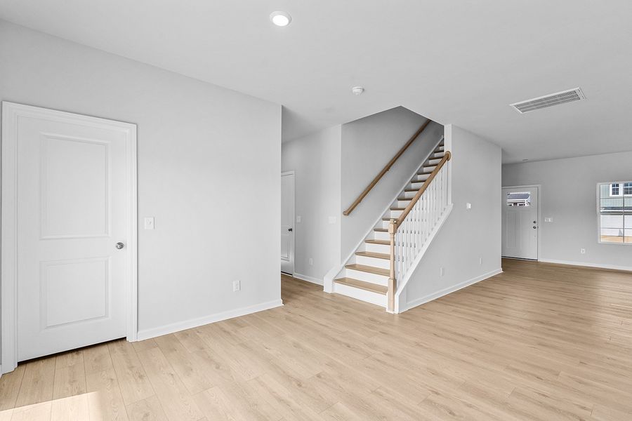 Spacious, unfurnished interior of a new home in Hanes Lake, Winston-Salem (Image 22). Spacious, unfurnished interior of a new home in Hanes Lake, Winston-Salem (Image 22).