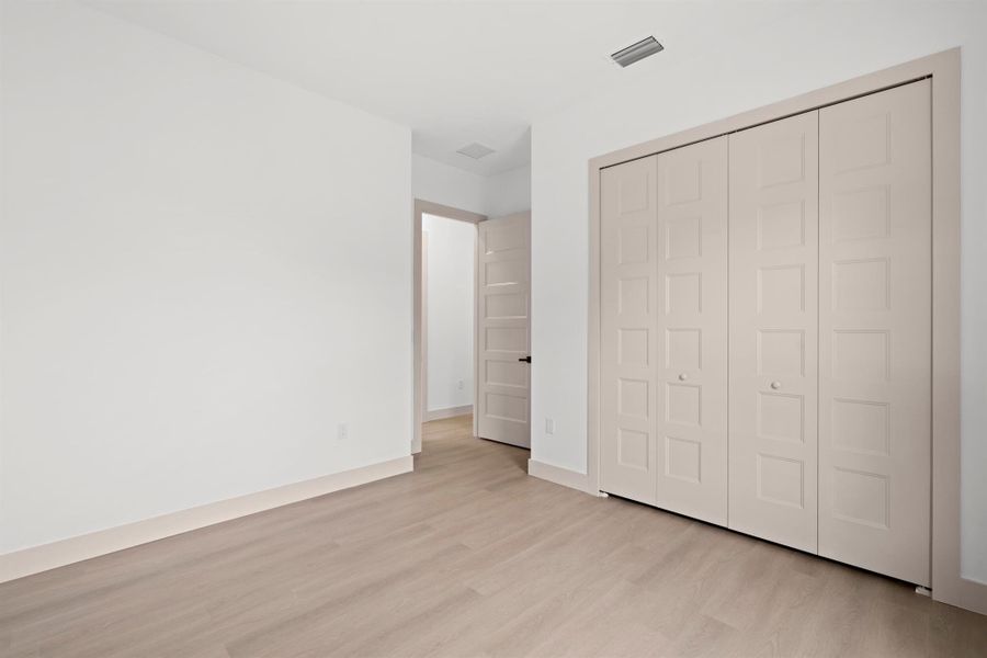 Spacious, unfurnished interior of a new home in , Port St. Lucie (Image 26).