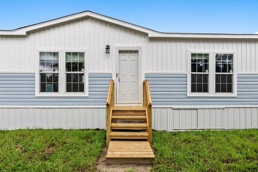 Exterior details and patio area of a home in , Okeechobee (Image 2). Exterior details and patio area of a home in , Okeechobee (Image 2).