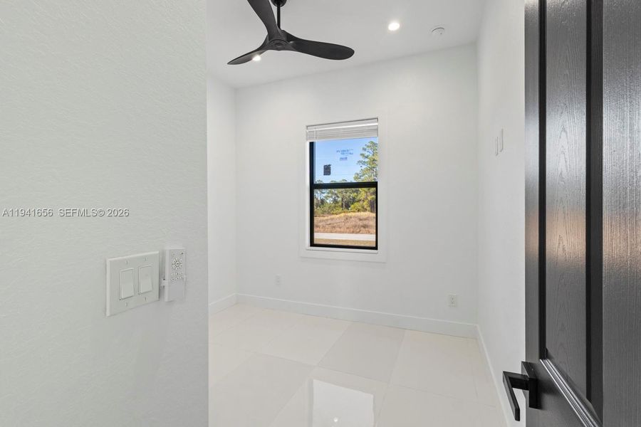 Spacious, unfurnished interior of a new home in , Lehigh Acres (Image 32).