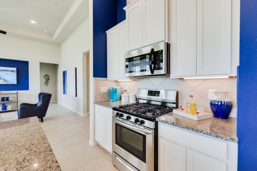 Representative furnished interior of a home built from the Floor Plan 2543 by Colina Homes in Grand Magnolia, Magnolia (Image 14). Representative furnished interior of a home built from the Floor Plan 2543 by Colina Homes in Grand Magnolia, Magnolia (Image 14).