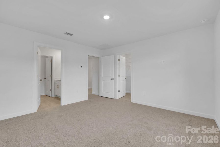 Spacious, unfurnished interior of a new home in Nolen Farm, Gastonia (Image 17).