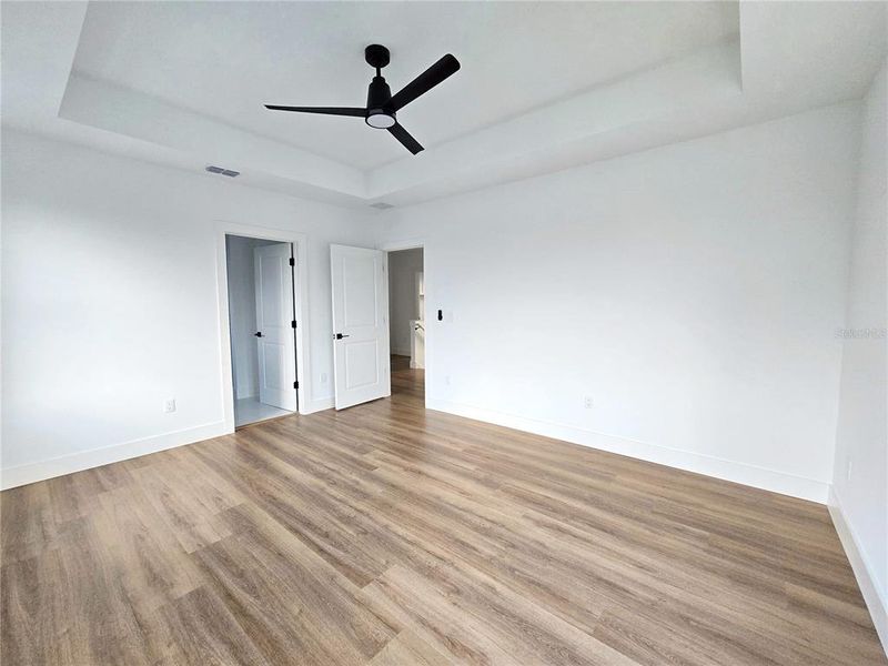 Spacious, unfurnished interior of a new home in , Tampa (Image 41).