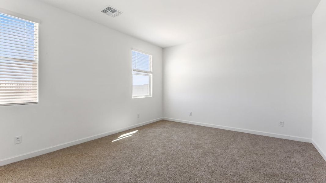 Spacious, unfurnished interior of a new home in Entrada Del Toro at Rancho Sahuarita, Sahuarita (Image 16).