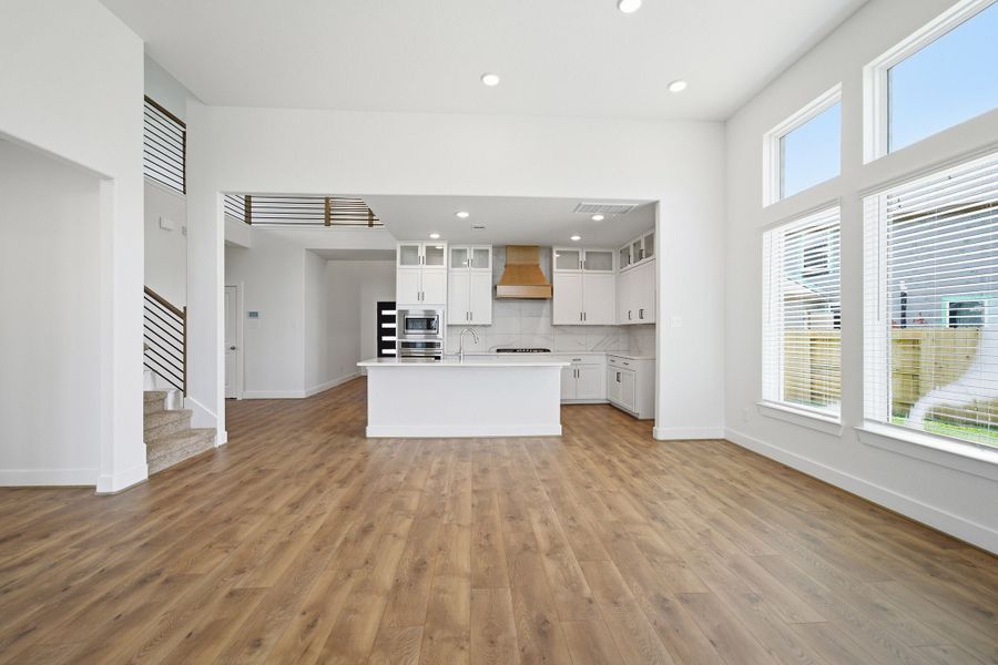 Spacious, unfurnished interior of a new home in Sunterra, Katy (Image 18). Spacious, unfurnished interior of a new home in Sunterra, Katy (Image 18).