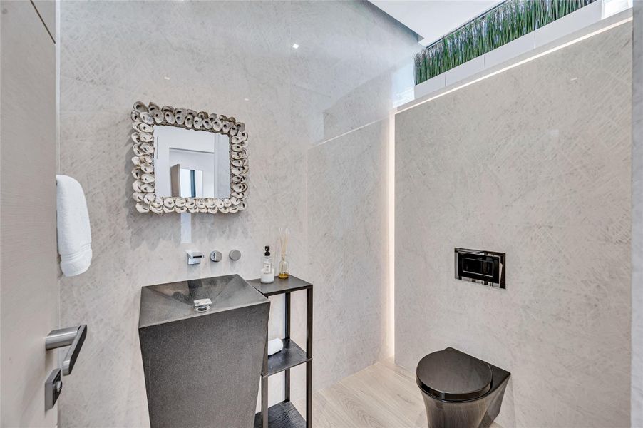 Furnished interior view inside a new home in , Fort Lauderdale (Image 63). Furnished interior view inside a new home in , Fort Lauderdale (Image 63).