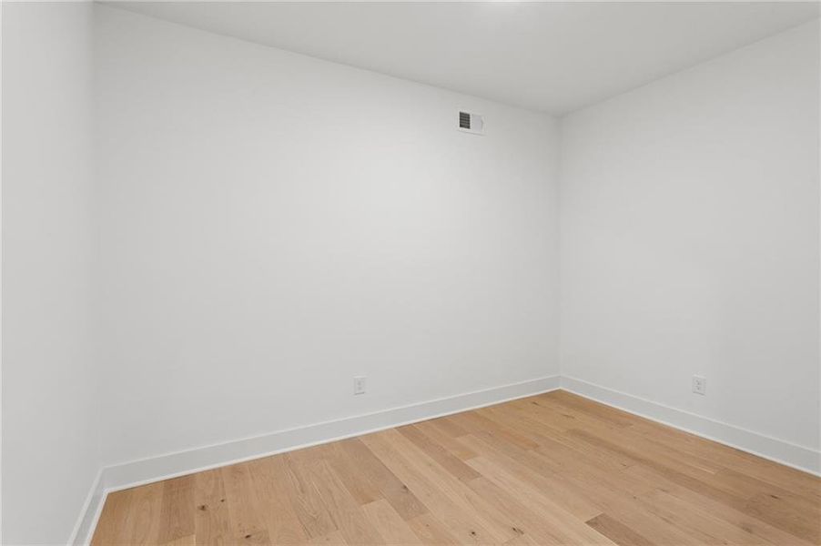 Spacious, unfurnished interior of a new home in , Atlanta (Image 21).