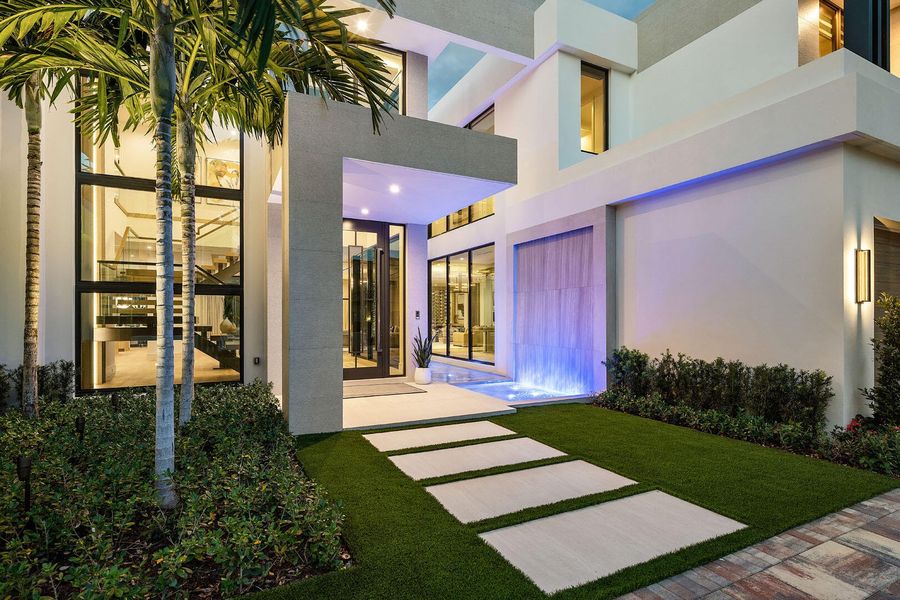 481_Thatch_Palm_Drive_Dusk_05