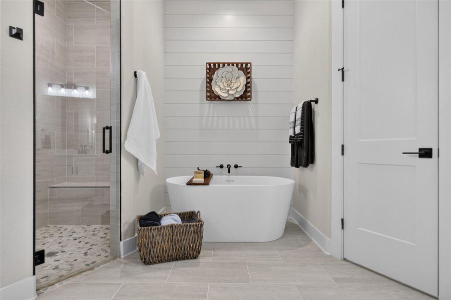 Soaking tub Soaking tub