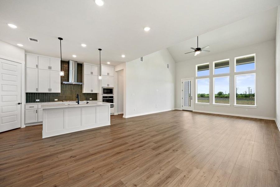 Spacious, unfurnished interior of a new home in Lagos Reserve, Manor (Image 20). Spacious, unfurnished interior of a new home in Lagos Reserve, Manor (Image 20).