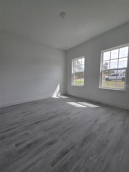 Spacious, unfurnished interior of a new home in , Ocala (Image 11).