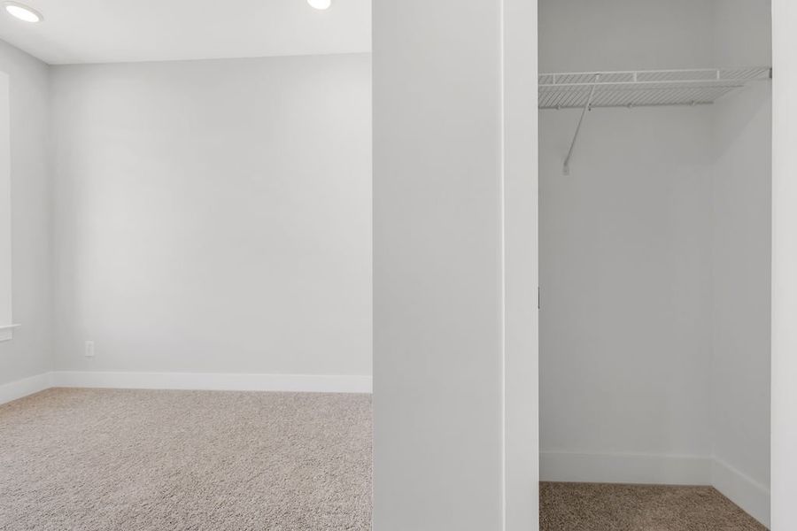 Spacious, unfurnished interior of a new home in Echo Park, Suwanee (Image 34).