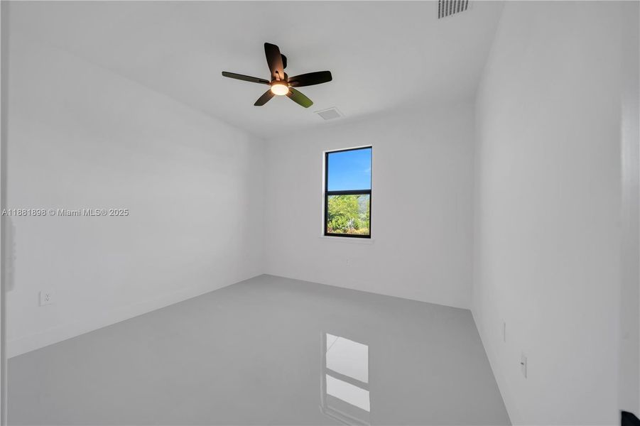 Spacious, unfurnished interior of a new home in , Lehigh Acres (Image 31).