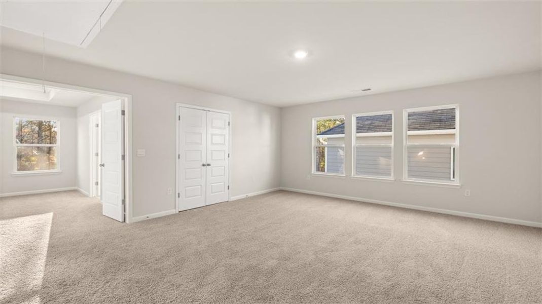 Spacious, unfurnished interior of a new home in Water Oak Estates, Lawrenceville (Image 35).
