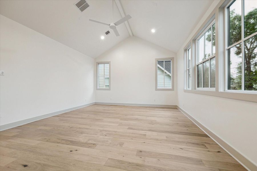 **Previous Builder Project** **Previous Builder Project**