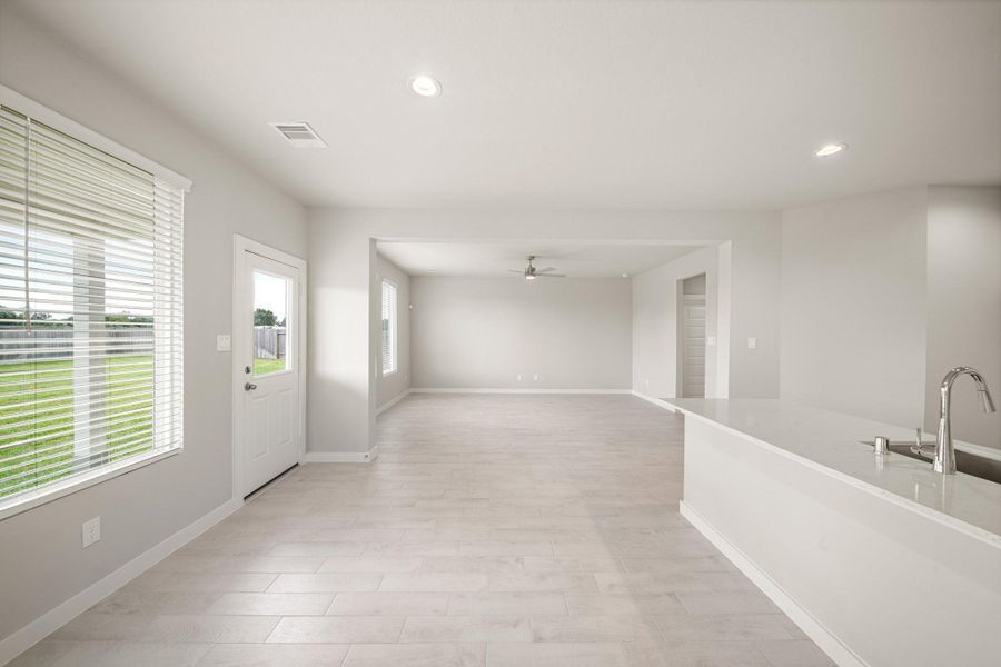 Spacious, unfurnished interior of a new home in Grand Oaks Village, Houston (Image 17). Spacious, unfurnished interior of a new home in Grand Oaks Village, Houston (Image 17).