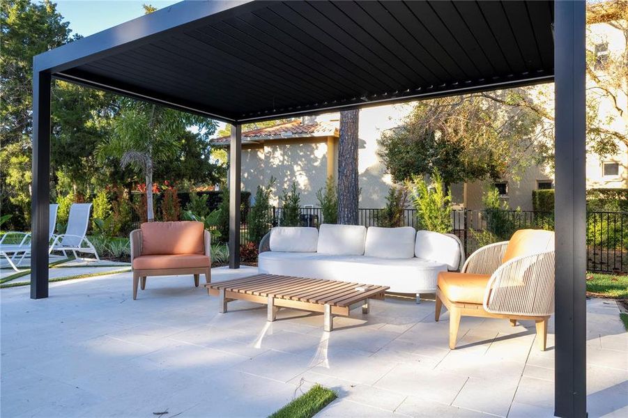 Exterior details and patio area of a home in , Montverde (Image 27).