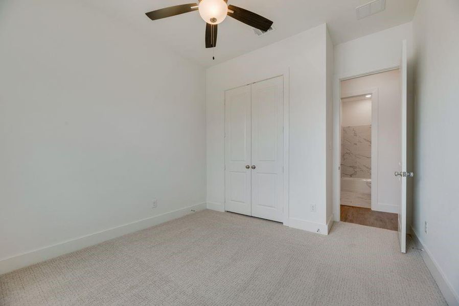 Spacious, unfurnished interior of a new home in Solterra Texas, Mesquite (Image 28).