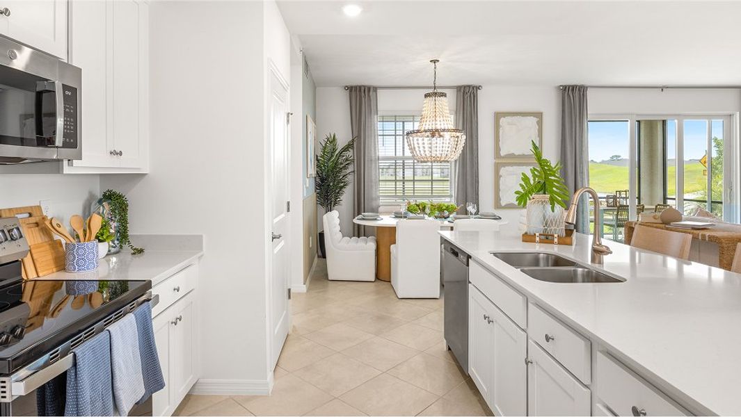 6101 Hibiscus Kitchen 1of3