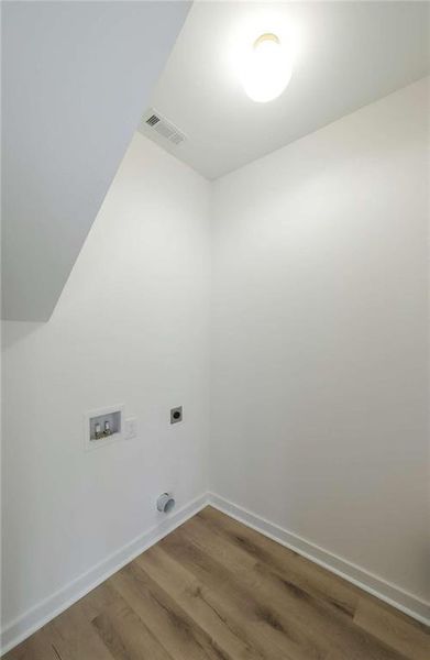 Spacious, unfurnished interior of a new home in , Rome (Image 21).