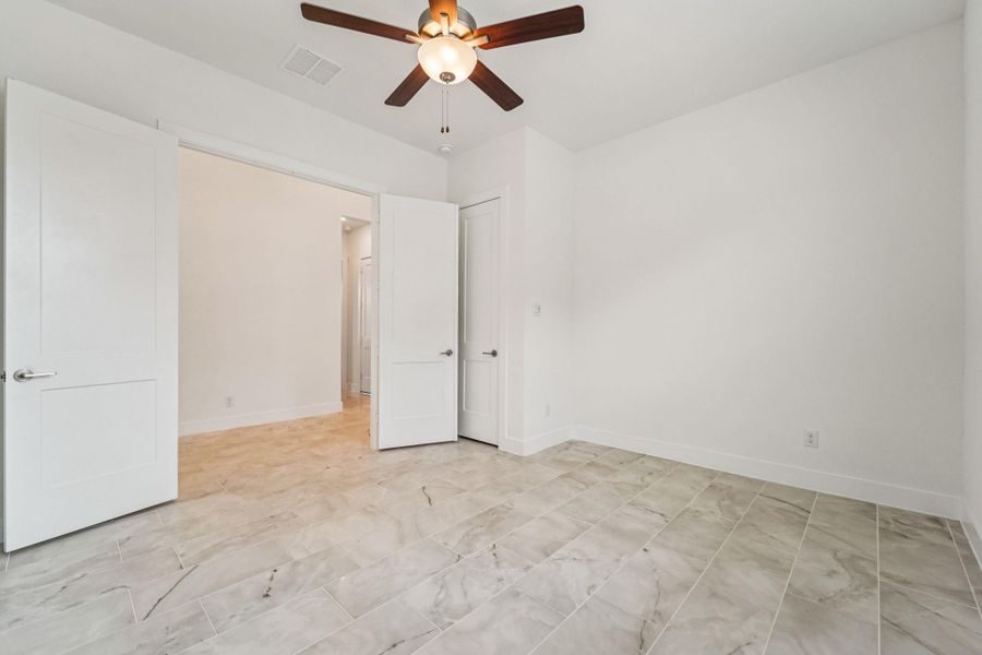 Spacious, unfurnished interior of a new home in Kresston, Montgomery (Image 19).