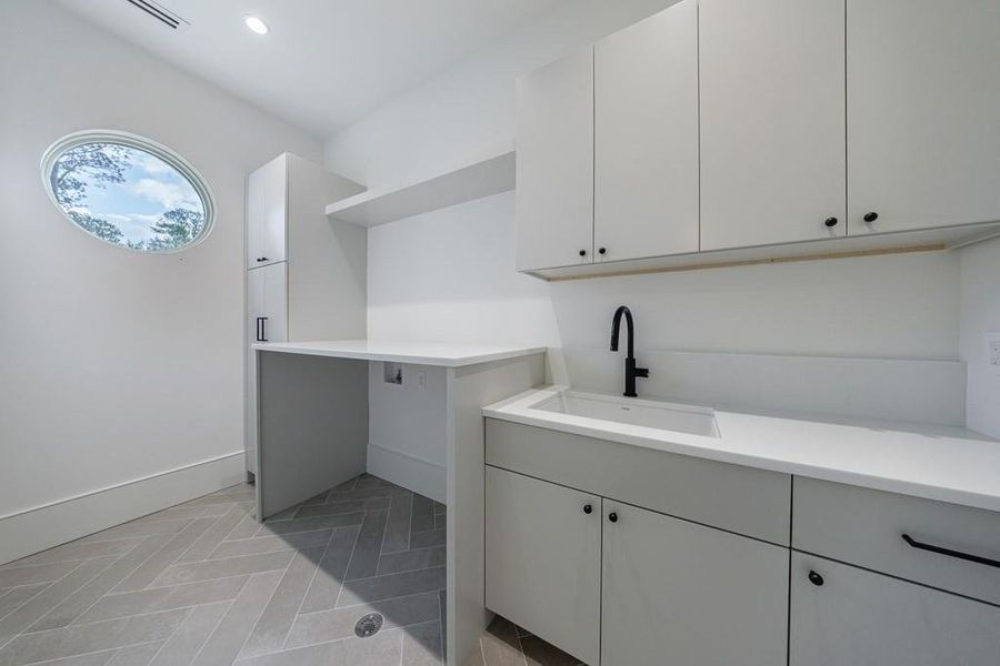 Furnished interior view inside a new home in , Atlanta (Image 64). Furnished interior view inside a new home in , Atlanta (Image 64).